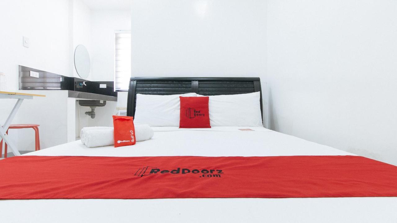 Hotel Reddoorz Near Sm Bicutan Paranaque City Esterno foto