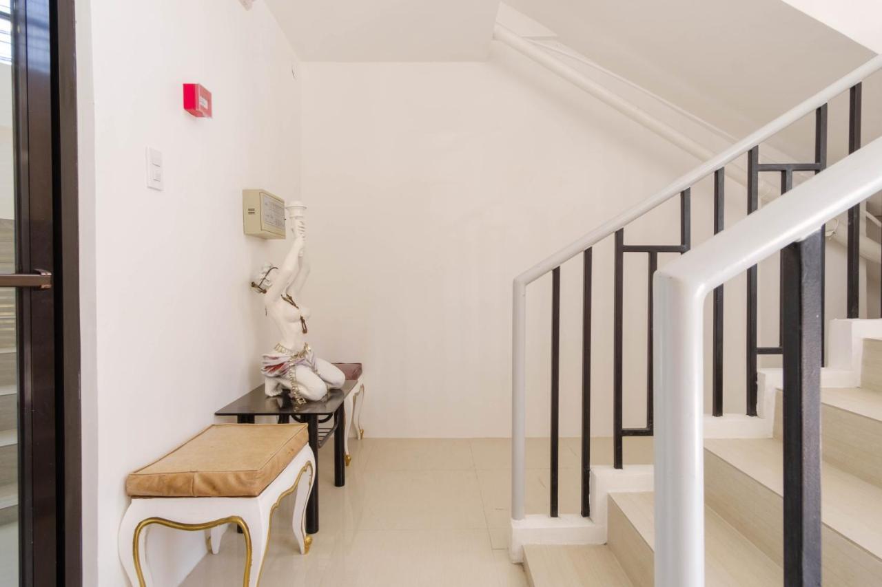 Hotel Reddoorz Near Sm Bicutan Paranaque City Esterno foto